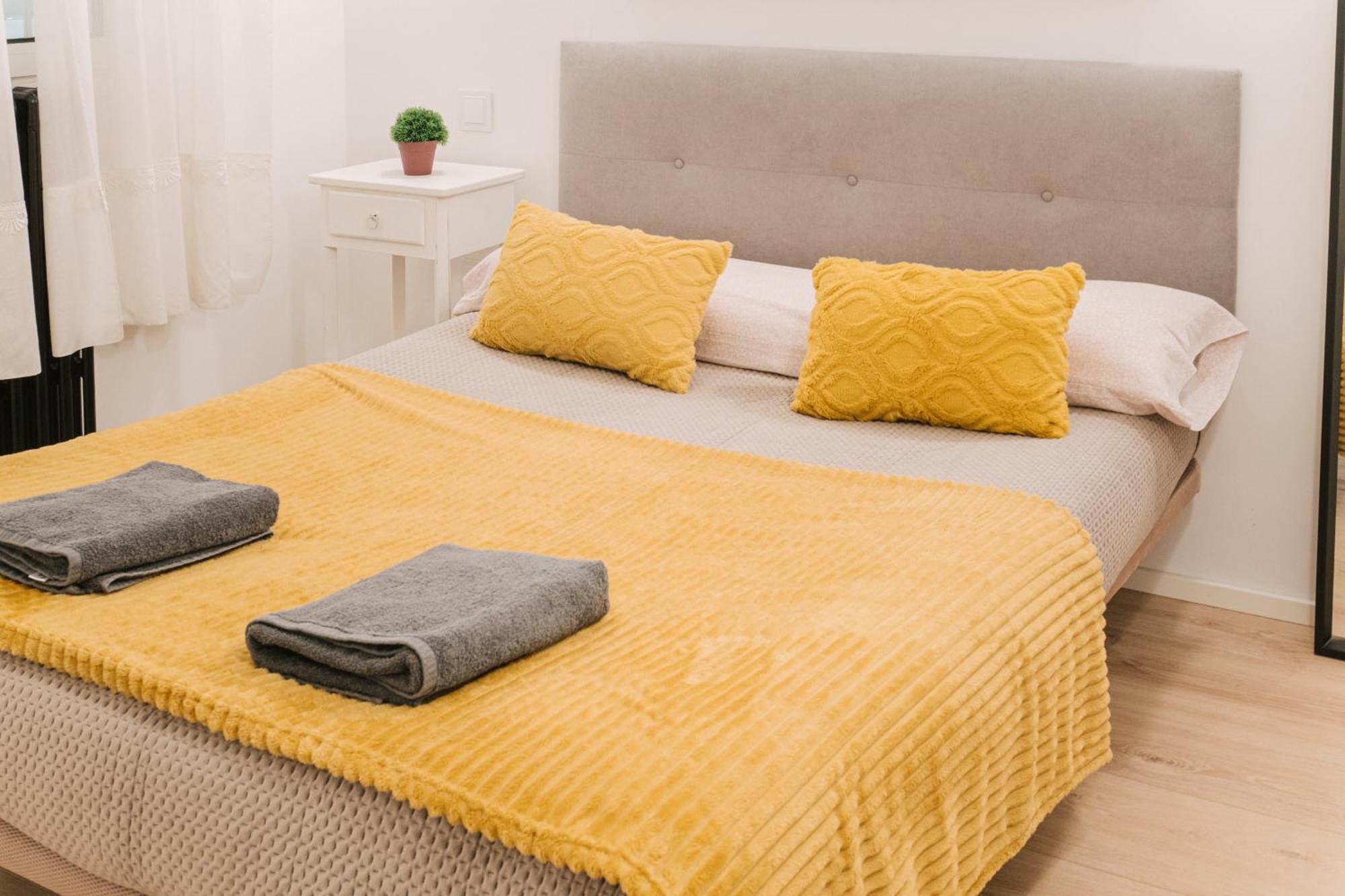 Lujoso Y Amplio Apartamento Con Parking Incluido Leon Ngoại thất bức ảnh