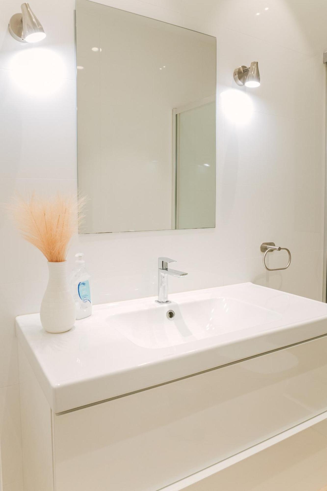 Lujoso Y Amplio Apartamento Con Parking Incluido Leon Ngoại thất bức ảnh